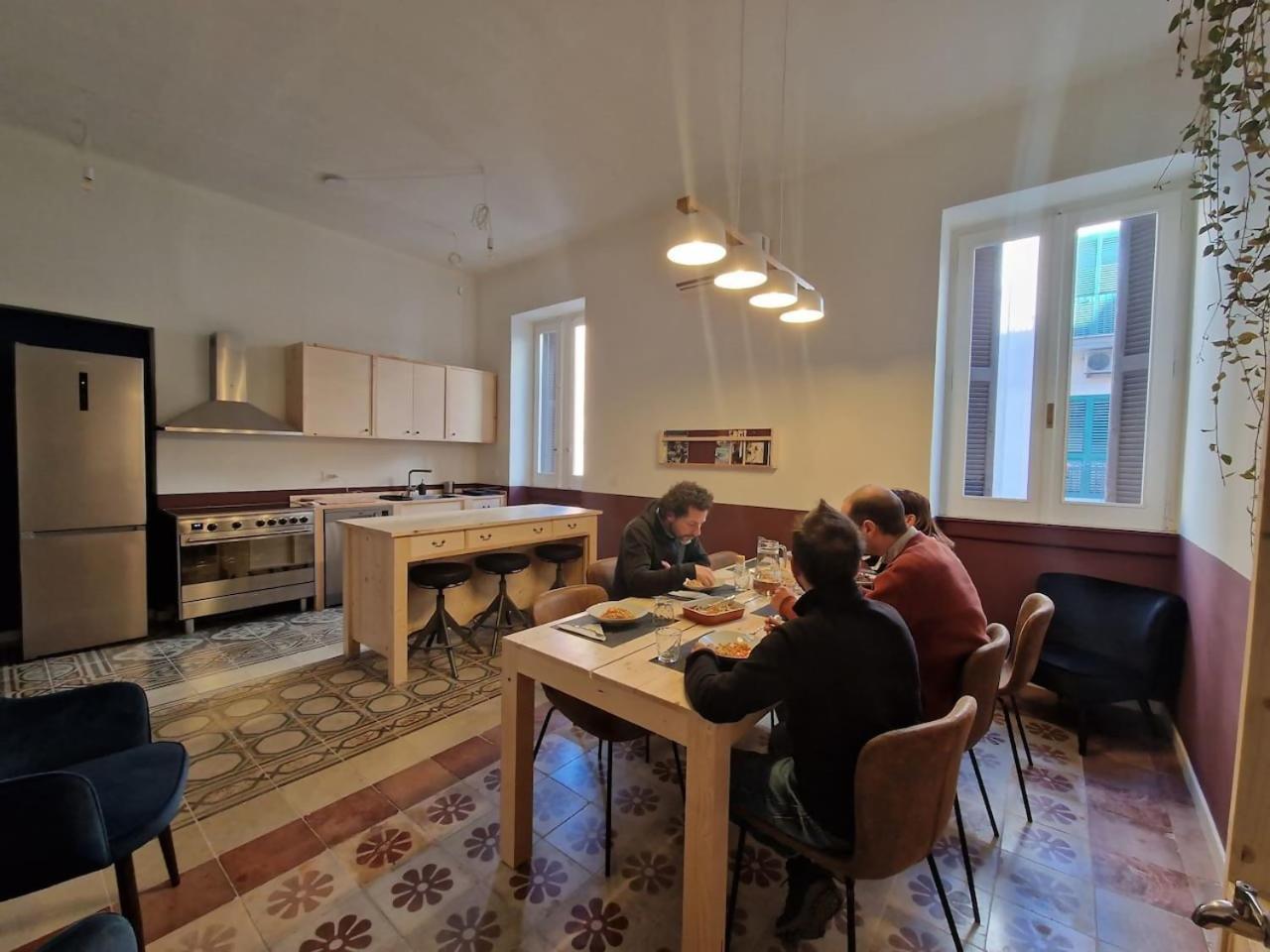 Lostabile Guesthouse & Coworking Bari Luaran gambar