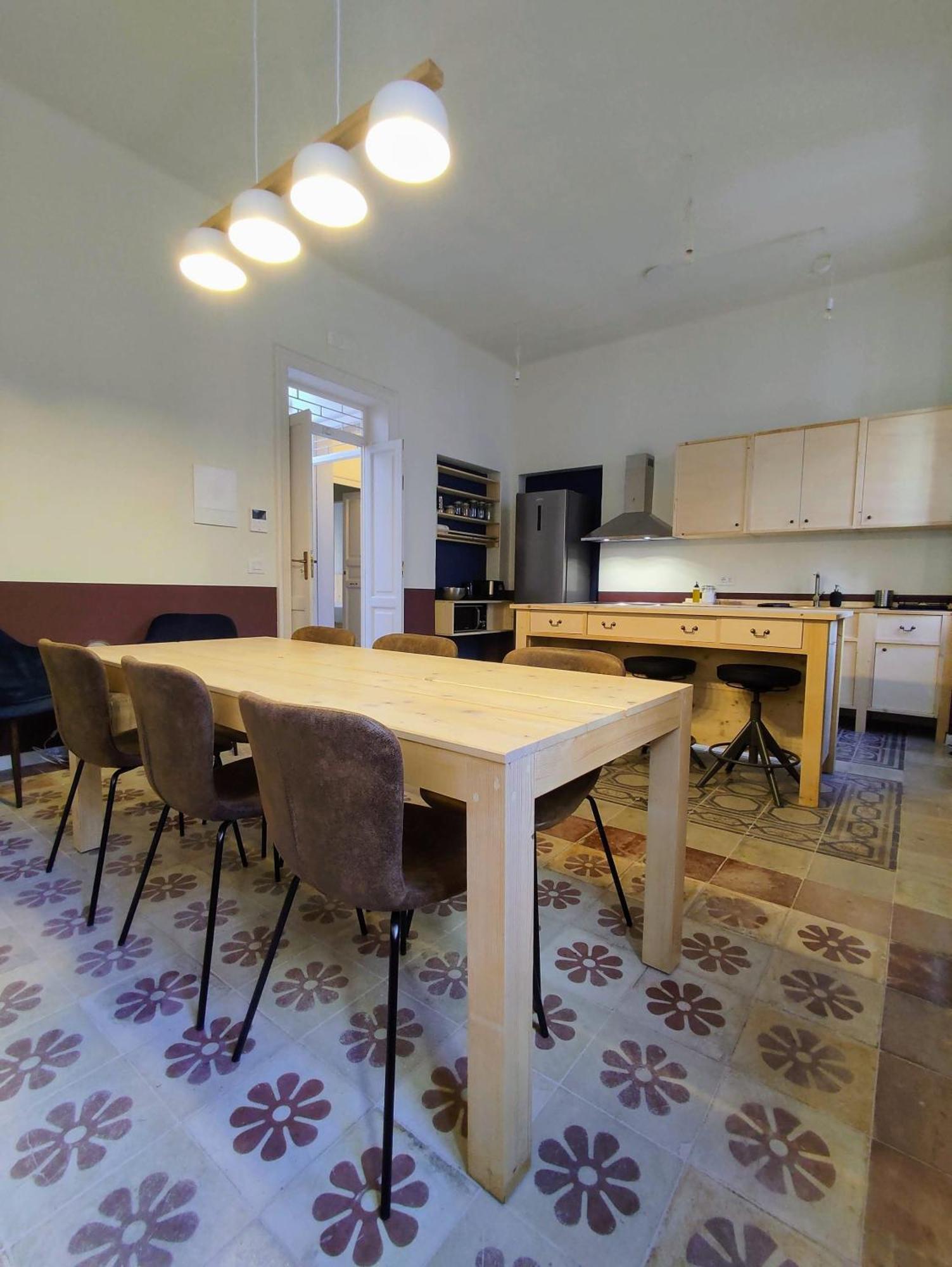 Lostabile Guesthouse & Coworking Bari Luaran gambar