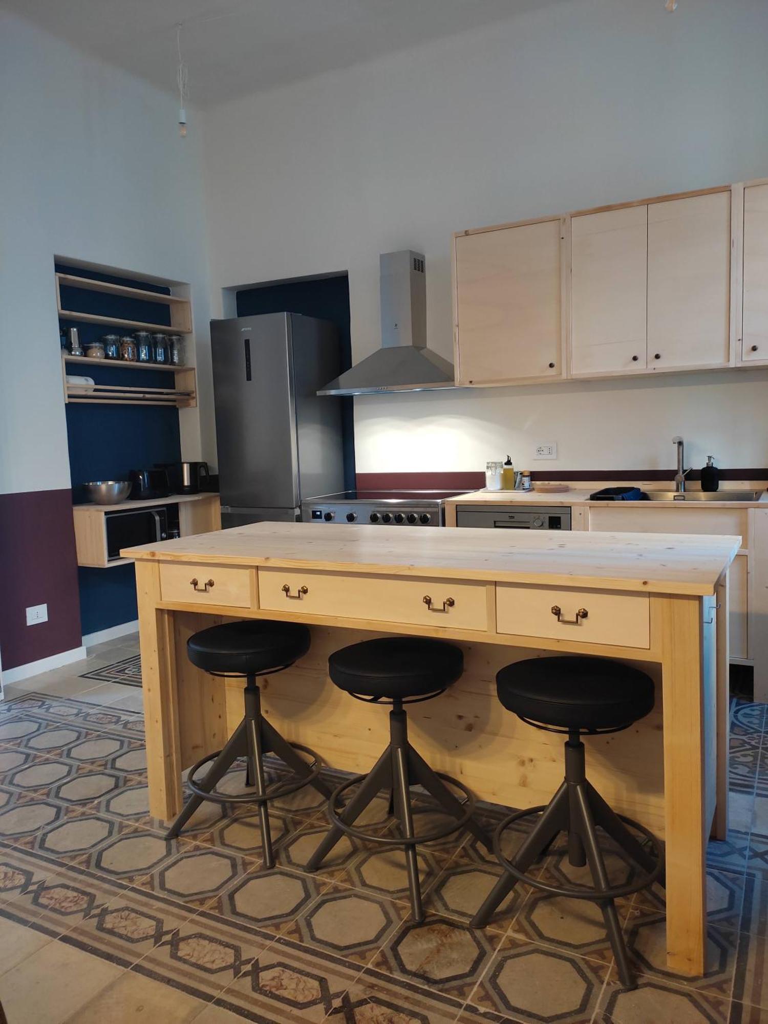 Lostabile Guesthouse & Coworking Bari Luaran gambar